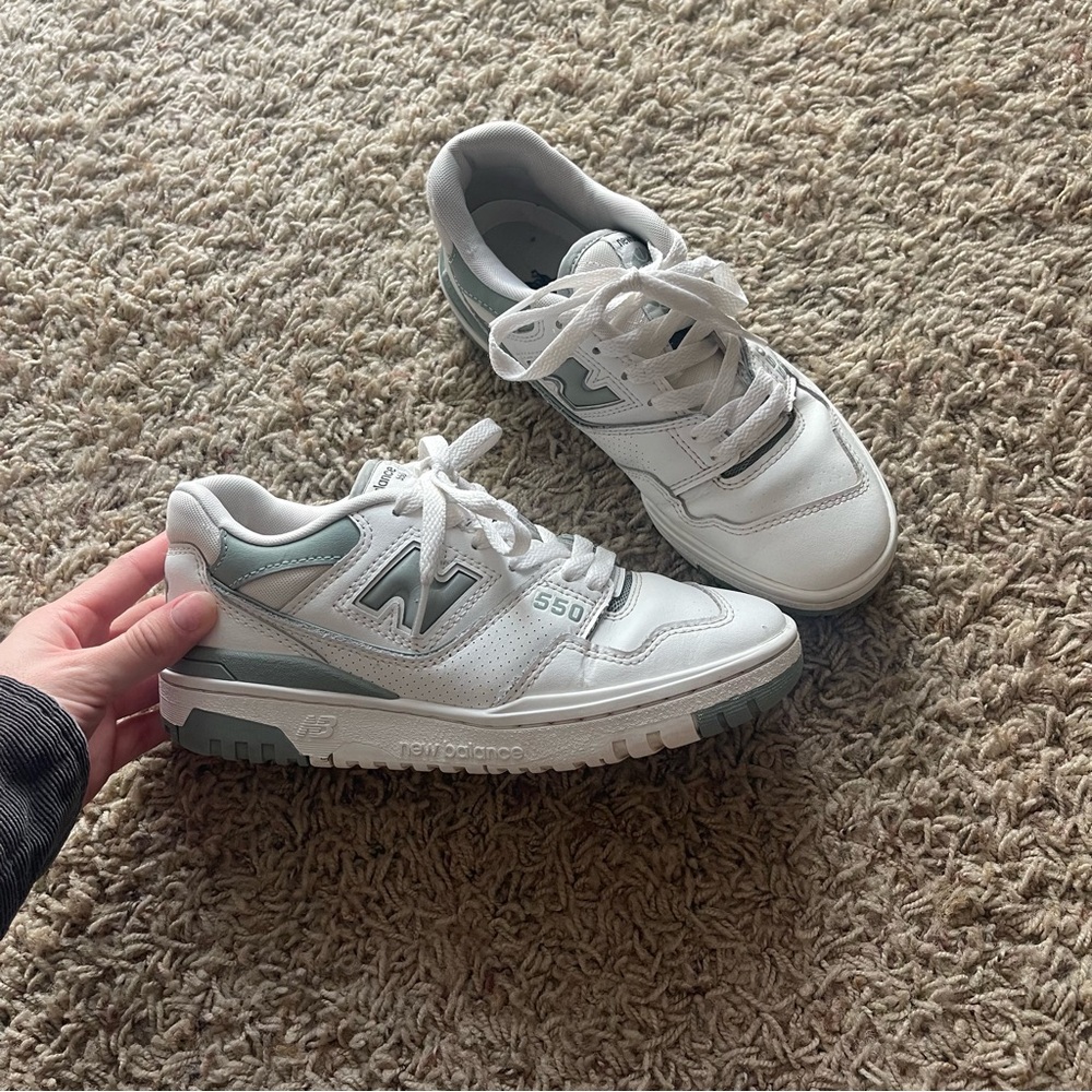 New Balance 550 White and gray/blue Sneakers